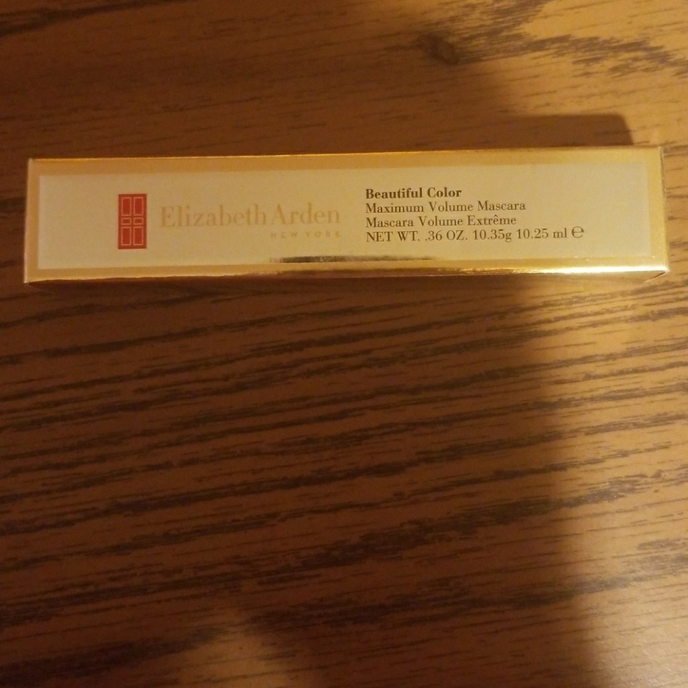 NIB Elizabeth Arden Maximum Volume Mascara